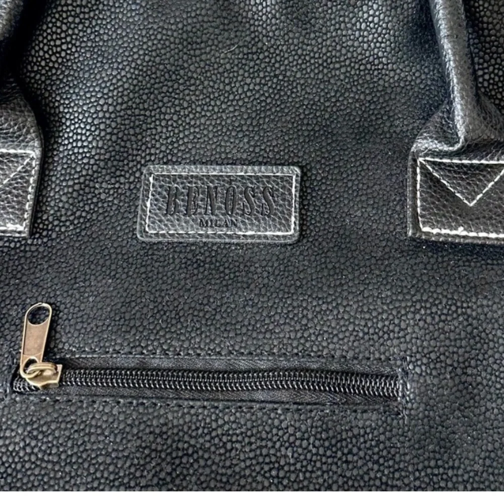 BENOSS MILAN CHIC BLACK TRAVEL TOTE WEEKENDER. - Picture 2 of 5